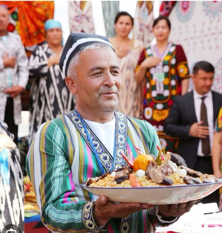 Uzbek plov (osh) being prepared